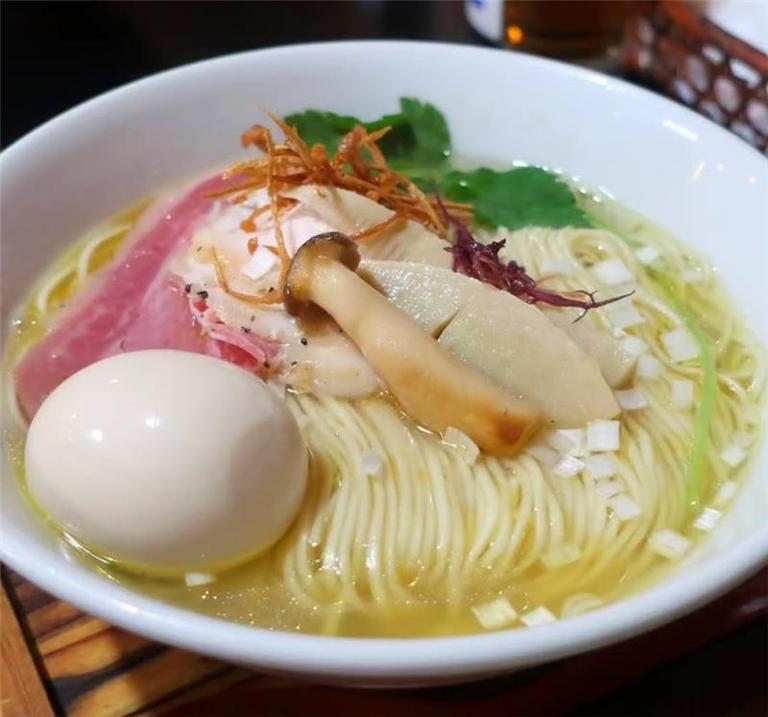 麺栞　みかさ